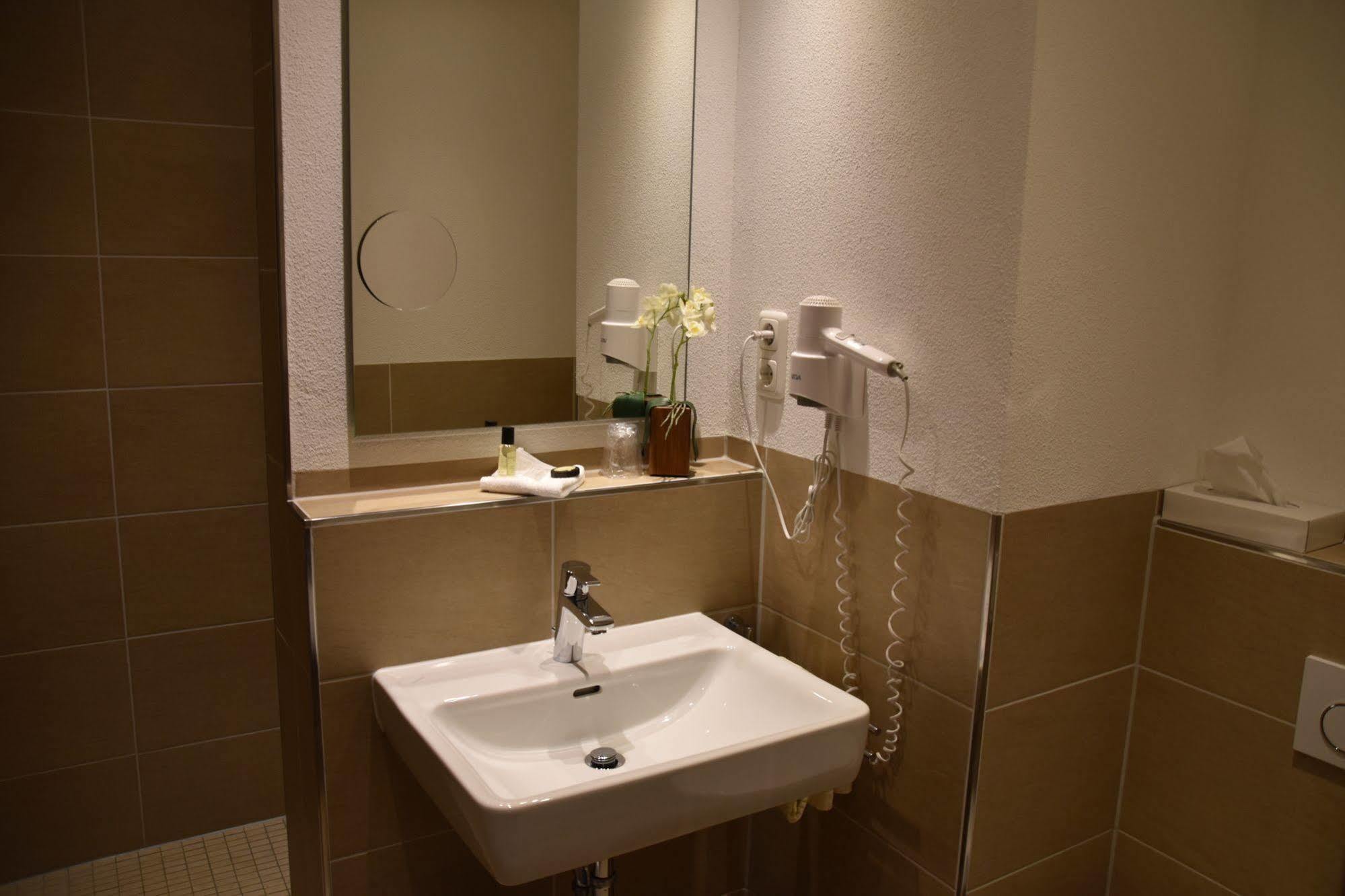 Hotel Fischzucht In Wuerzburg Eksteriør billede